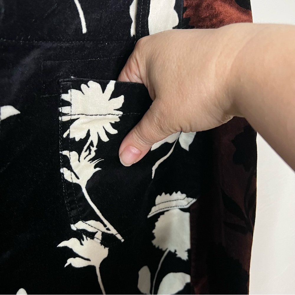 Floral Wide-Leg Cropped Pants - Black & Cream - Picture 9 of 16